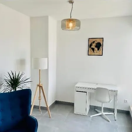 Apartment Spacious Two Bedrooms With Terrace&parking