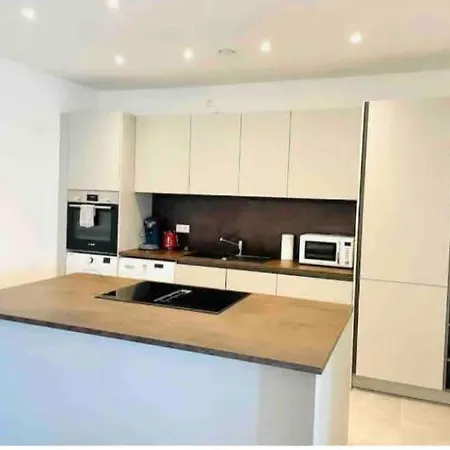 Apartment Spacious Two Bedrooms With Terrace&parking *